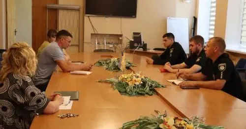 Фото: Первомайська міська рада Звіт про зустріч дільничних офіцерів поліції з представниками міської влади на порталі Gromada Group