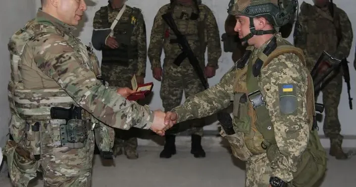 Харківський ОТЦК та СП Військовослужбовець з Первомайського нагороджений медаллю “Захиснику України” на порталі Gromada Group